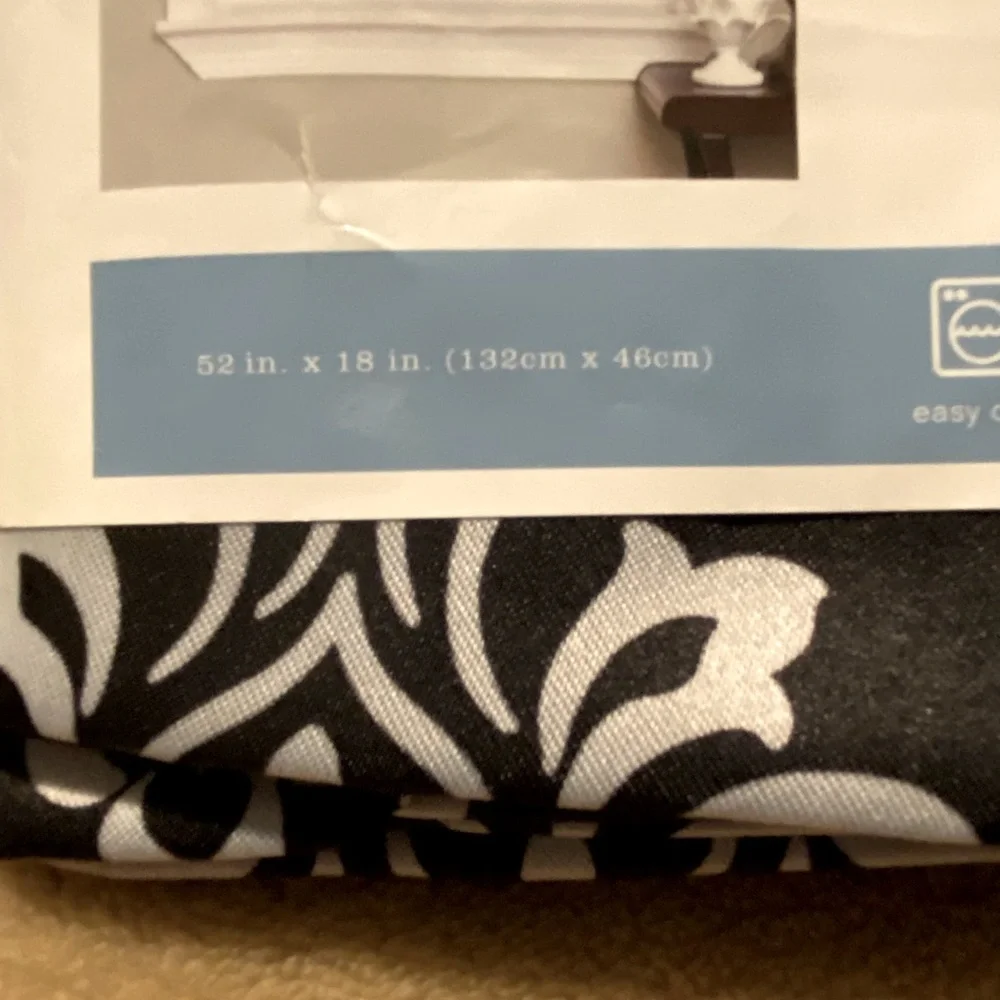 Interiors by design brand Rod Pocket Valance. NWT’S. - Picture 2 of 3